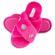 These Jessica Simpson Womens slippers are fuzzier than you can imagine. Think of the fluffiest clouds and pillows these slippers are even softer than that. If you love all things comfy and plush, these are the absolute perfect house shoes for you. Choose from various cute colors, including trendy leopard and tie dye. Your foot will easily slide in with the easy open-toe silhouette. Pick out a pair for yourself and someone you love. Available in size Small (US 6-7), Medium (US 7-8), Large (US 8-9 Comfortable Pink Fluffy Slippers, Comfortable Fluffy Pink Slippers, House Slide, Imvu Outfits, Imvu Outfits Ideas Cute, Red Valentine, Cute Slippers, Perfect House, Girly Accessories