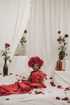 Photoshoot Valentines, Mother Daughter Photoshoot, Mommy And Baby Pictures, Valentine Photo Shoot, Maternity Photoshoot Outfits, Rose Flower Crown, Baby Birthday Themes