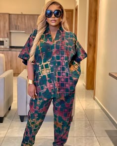 Adire Two Pieces For Women, Top And Trousers Outfit Ankara, Ankara Two Piece, Runway Fashion Outfits, Cute Lounge Outfits, Boubou Styles, Ankara Styles For Women