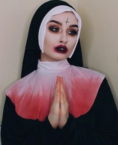 Nun Halloween Costume, Nun Costume, Creepy Makeup, Amazing Halloween Makeup, Halloween Costumes Makeup, Trendy Halloween