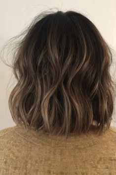 Bluntcut Bob 2023, Bluntcut Bob Brown, Mid Length Bob Thick Hair, Bluntcut Bob Brunette, Shoulder Length Choppy Haircuts, Above Shoulder Bob, Choppy Lob, Medium Ombre Hair, Above Shoulder Length Hair