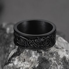 Viking Celtic Wolf Band Ring: This Celtic knot wolf ring features wolves bound by traditional Celtic knots. Wolf has the ability to make quick and firm emotional attachments, and trust their own instincts. This ring is highly polished and super comfortable to wear daily.   The unique design of the Celtic Knot Wolf ring makes it a suitable gift for good friends and families on birthdays, Christmas, Thanksgiving, New Year, and so on. Our fashion ring is well made and will make anyone look stylish Mens Viking Wedding Ring, Celtic Rings For Men, Mens Gothic Wedding Rings, Wolf Rings For Men, Goth Wedding Rings Men, Viking Rings For Men, Wolf Rings, Celtic Wolf, Viking Wedding Ring