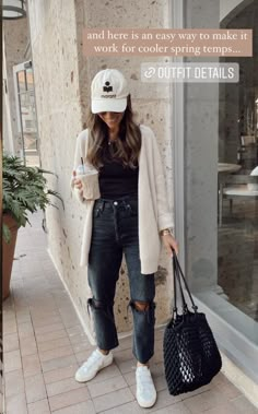 Airport Mom Outfit, Clean Mom Aesthetic Outfits, Mum Fashion 2024, Mom Park Outfit, Virgo Style Outfits, Casual Mum Outfit, 90s Mom Outfit, Worship Leader Outfit Women, Boston Street Style