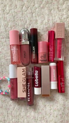 Red Makeup Products, Lippies Collection, Lipstick Kit, Makeup Is Life, Pinterest Makeup, Fancy Makeup, Lip Glosses, Tinted Lip Balm