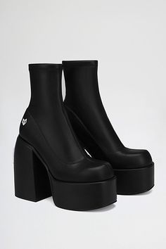 Black Y2k Shoes, Nakedwolfe Ankle Boots, Cute Platform Heels, Platform Ankle Boots Outfit, Black Ankle Heel Boots, Botas Grunge