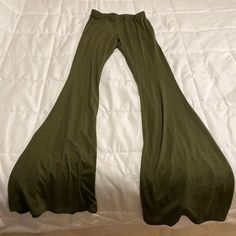 Fashion Nova Women’s Flare Pants Olive Green Size Small Never Used Casual Green Flare Pants, Casual Green Flare Bottoms, Casual Flare Pants For Night Out, Fitted Green Wide Leg Lounge Pants, Fitted Green Wide Leg Pants For Loungewear, Casual Wide Leg Leggings For Night Out, Trendy Forever 21 Bottoms With Elastic Waistband, Forever 21 Cotton Bottoms For Fall, Forever 21 High-waisted Pants For Spring