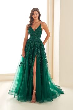 Ellie Wilde EW36206 Ellie Wilde Prom Dresses, Tulle Applique, Ellie Wilde, Spring 2025, Prom Dress Stores, Prom Dress Styles, Corset Bodice, Sherri Hill Dresses, Emerald Color