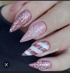 Nail Designs With Glitter, Snowflake Nail Design, Stunning Nails, Winter Nails Acrylic, Cute Christmas Nails, Nagel Tips, Christmas Gel Nails, Inspired Nails, Winter Inspired