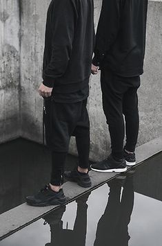 Nike Huarache Outfit, Huarache Outfit, Huaraches Outfit, Adidas Outfit Men, Sneaker Rotation, Best Man's Outfit, Black Huarache, Adidas Zx Flux, Shoes Party