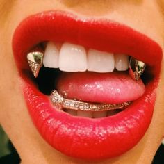 Gold Diamond #2FANG x #6BOTTOM #GRILL by #sinceremrmula Teeth Jewels, Gold Fangs, Gangsta Grillz, Girl Grillz, Fang Grillz, Grillz Teeth, Diamond Grillz, Gold Grill, Diamond Teeth