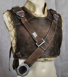 Leather vest with pouches resin buckles hand antiqued fabric vest hand-antiqued Shoulder Epilettes, Leather Chestplate, Leather Chest Armor, Leather Reference, Leather Armour, Jedi Cosplay, Leather Clothes, Armor Clothing