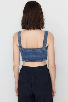 Blue Pocket Detailed Denim Top 99% Cotton 1% Elastane Model Measurements: Height: 1.81 Bust: 84 Waist: 61 Hips: 89 cm Model is wearing size S Detailed Denim, V Top, Denim Details, Pocket Detail, Denim Top, Model Measurements, Quality Clothing, Take That, How To Wear