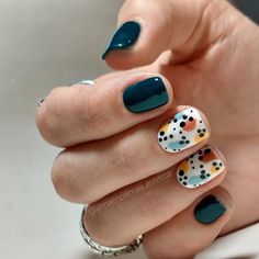 Health 2023, Summer Nails Designs, Nail Art Gel, Subtle Nails, Minimal Nails, Dots Nails, Cute Gel Nails, Spring Nail Art, Spring Nail