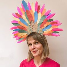 Brazilian Carnival DIY Costumes for Kids Check more at https://www.kidsartncraft.com/brazilian-carnival-diy-costumes-for-kids/ Carnival Diy, Masskara Festival, Headdress Art, Feather Template, Brazilian Carnival