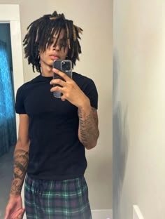 Dread Hairstyles For Men, Black Dreads, Dread Heads, Cute Dreads, Dread Head, Light Skin Men, Dark Skin Boys, Dark Skin Men