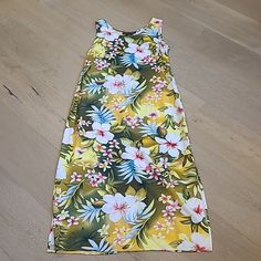 Nwot Dgi By Darian Floral Midi Dress Women's Sz 6 Sleeveless Hawaiian Print Dress 100% Rayon, Beautiful Yellow And Green Floral Print Tank Dress With Small Back Tie Sz 6 Flat Lay: 35" Chest X 44" Length Approx Thank You So Much For Stopping By My Closet! I'm Always Up For A Great Offer So Don't Be Shy And Offer Away :). My Items Ship Same Day Or Next. Please Note The Measurements And Flaws (If Any) Will Be Shown In The Photo Slide. I Love Feedback! Proud To Be A 5 Star Seller! Casual Yellow Sleeveless Maxi Dress, Fitted Yellow Sleeveless Dress For Vacation, Yellow Floral Print Sleeveless Dress For Vacation, Yellow Sleeveless Floral Print Maxi Dress, Yellow Sleeveless Maxi Dress With Floral Print, Yellow Sleeveless Maxi Dress For Vacation, Yellow Fitted Floral Print Sleeveless Dress, Fitted Yellow Sleeveless Dress With Floral Print, Casual Yellow Sleeveless Dress With Floral Print