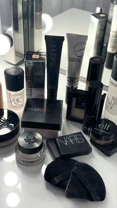 Plt Aesthetic, Rangement Makeup, Makeup Collection Goals, Maquillage On Fleek, Fancy Makeup, Black Makeup, Dream Gift, Luxury Makeup