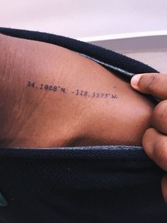 Infinity Tattoo On Wrist, Font Tato, Coordinates Tattoo, Tatuagem Masculina Pequena, Tattoo Placements, Small Shoulder Tattoos, Petit Tattoo, Inspiration Tattoos, Text Tattoo