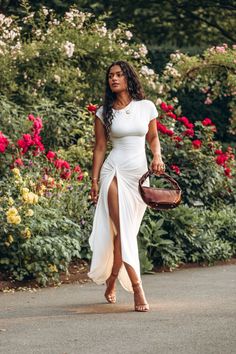 Dresses For Casual Wear, All White Wardrobe, Summer Looks Black Women, Modest Casual Outfits Summer, Mystic Archetype Aesthetic Outfit, Southern Style Fashion, All White Outfit Casual, 30 Year Old Fashion, Long Dress Outfit Ideas