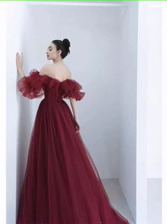 Бал -сукня бордо з плечовим випускним платтям Вечірня сукня Burgundy Tulle Evening Dress, Burgundy Tulle Dress For Prom Season, Burgundy Dresses For Prom Season, Burgundy Prom Season Dress, Burgundy Ball Gown Dress For Wedding, Burgundy Ball Gown For Wedding, Burgundy Wedding Dress With Sweep Train, Fitted Burgundy Dress With Sweep Train, Fitted Floor-length Burgundy Dress