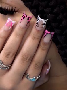 Short Ducks Acrylic Nails, Medium Length Nails Acrylic Square Pink, Quarter Inch Acrylic Nails, Duck Nails Plain, Nail Inspo No Charms, Short Dramatic Nails, Nail Designs Extra, Braider Nails Set, Small Duck Nails