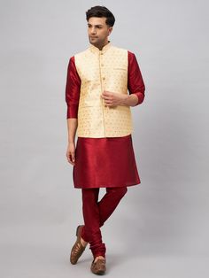 VM By VASTRAMAY Men's Gold Zari Weaved Jacket With Kurta Pyjama Set Experience elegance and tradition with this stunning set, featuring intricate gold zari weaving. Ideal for festive occasions or special events, it offers a blend of style and comfort. Features Gold zari weaved design Elegant and traditional Comfortable fit Specifications Material: Kurta & Pyjama - Silk Blend, Jacket - Cotton Blend Fit: Regular Sleeves: Kurta - Full Sleeves, Jacket - Sleeveless Length: Kurta - Knee Length Materia Kurta Pyjama, Nehru Jackets, Silk Pajamas, Mens Gold, Hot Outfits, Full Sleeves, Pyjama Set, Packaging Labels, Full Sleeve