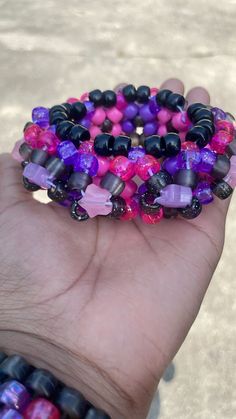 #kandi #kandikid Kandi Handcuff, Kandi Matching Bracelets, Cool Kandi Cuff Ideas, Kandi Cute, Kandi Inspo Cuff, Kandi Color Combos, Kandi Ideas Cuffs, Kandi Octopus, Kandi Kid Aesthetic