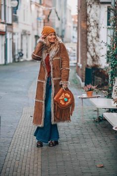 Bohemian Style Winter, Winter Hippie, Boho Outfits Bohemian, Casual Boho Outfits, Looks Adidas, Bohemian Winter, 00s Mode