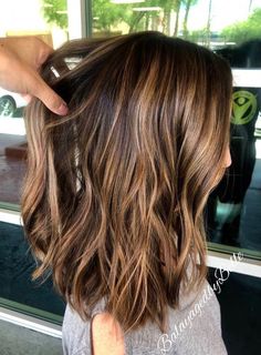 Golden Brown Balayage Brunettes, Golden Blonde Bayalage On Brown Hair, Golden Balayage Brunettes, Balayage Golden Brown, Brunette Lob Balayage, Warm Highlights For Brown Hair, Warm Golden Brown Hair, Warm Bayalage, Brown Hair With Golden Highlights