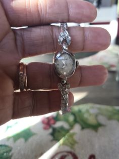 Vintage Silver Jewelry Aesthetic, Must Have Jewelry Pieces, Silver Vintage Watch, Silver Watch Aesthetic, Watch Aesthetic Women, Vintage Jewelry Aesthetic, Silver Jewelry Stack, Vintage Silver Watch, Aesthetic Watch