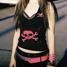 Pink outfit idea- avril lavigne- scene- mcbling pink aesthetic #pink #aesthetic #mcbling #y2k #juicycouture #juicy #playboy #meangirls #chanel Avril Lavigne Aesthetic, Stile Punk Rock, Pop Punk Aesthetic, Punk Rock Dress, Rose Ice Cream, Up Wallpaper, Magic Rose, Rock Dress