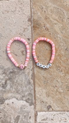 this is a handmade clay bead bracelet. it is very stretchy and can fit many sizes. Make Clay Beads, Peace Bracelet, Beaded Braclets, Clay Bead Bracelet, Bracelet Inspo, Clay Bracelet, Clay Bead, Smiley Faces, Bracelet Ideas