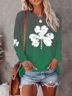 Simple Shamrock Long Sleeve Tops is fashionable and cheap, come to Justfashionnow to find out about the Clothing Christmas Leggings, Comfortable Leggings, Oversize Women, Autumn Fashion Casual, Simple Shirts, Saint Patrick, Casual Sweaters, Crew Neck Top, Cozy Knits