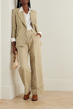 Gucci's pants are meant to be worn as a set with the coordinating blazer - both are jacquard-woven with the label's iconic 'GG' monogram that was introduced in the '50s. They're made from linen and cotton-blend and have a high-rise waist and wide legs pressed with creases. Gucci Clothes Women, Gucci Outfits Women, Gucci Suit, Gucci Pants, Dior Jacket, 90s Runway Fashion, Gucci Outfits, Royal Outfits, Woman Suit Fashion