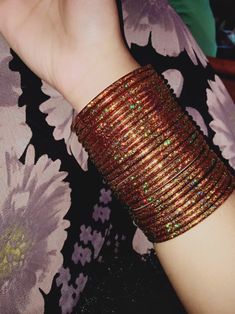 Navratri Bangles, Mom Dad Tattoo Designs, Arab Men Fashion, Beautiful Bangles, Best Couple Pictures, Circle Mehndi