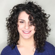 Kręcony Bob, Medium Layered Haircuts, Naturally Curly Hair, Curly Girl Hairstyles, Curly Bob Hairstyles, Long Layered Hair, Curly Hair Cuts, Short Curly Hair