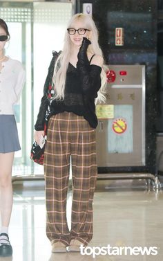 Korean Airport Fashion, Airport Fashion Kpop, Kpop Airport Fashion, Idols Fashion, Idols Outfits