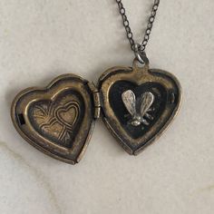 Sell Jewelry, Desain Editorial, Living In London, Dope Jewelry, Funky Jewelry, Vintage Victorian, Victorian Jewelry, Heart Locket, Dream Jewelry