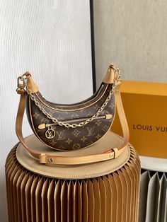 Lv Astethic, Tas Lv Louis Vuitton Terbaru, Loop Louis Vuitton, Lv Loop Bag, Lv Loop Bag Outfit, Bag Astethic, Luois Viton, Lv Bags Louis Vuitton Handbags, Louis Vuitton Loop Bag