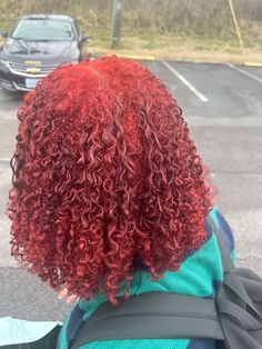 Red Hair Natural Black Women, Dyed Hair Natural, Red Curly Hair Black Women, Unique Natural Hairstyles, Red Dyed Hair, Red Natural Hair, Hair Dye Videos, Dyed Curly Hair, Peekaboo Hair