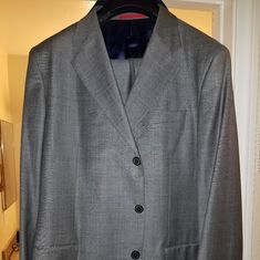 New Ch Carolina Herrera Mens Suit In 10/10 Condition From A Smoke Free Home. Paid Over $900 For The Suit. Size 46 Regular Jacket & Pants. Suit Has Never Been Tailored So Its Ready To Be Fitted To Your Size. Beautiful Gray Colored Suit. Tailored Designer Business Sets, Classic Business Sets With Long Sleeves, Classic Long Sleeve Business Sets, Designer Tailored Business Sets, Classic Long Sleeve Custom Fit Sets, Designer Tailored Sets For Business, Designer Custom Fit Business Suits, Mens Suit Colors, Ch Carolina Herrera