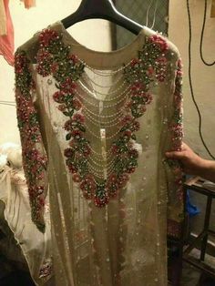 Design Kurta, Fancy Shirt, Womens Trendy Dresses, Pakistani Wedding Outfits, Salwar Kamiz, Dress Neck Designs, Kurti Designs Party Wear, Kurta Designs Women