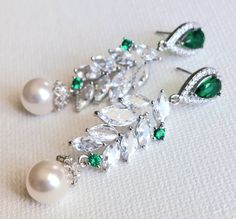 Wedding Earrings Pearl, Emerald Green Jewelry, Chandelier Wedding, Pearl Bridal Earrings, Bridal Statement Earrings, Bridal Earrings Chandelier, Pearl Chandelier, Wedding Chandelier, Bridal Wedding Earrings