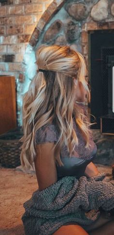 Balayage Blonde, Ombré Hair, Bathroom Decorating, Trendy Hair Color, Long Blonde, Summer Hair Color, Half Up Hair, Long Blonde Hair, Nails Short