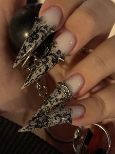 Stilleto Y2k Nails, Black Silver Nails, Lace Nail Design, Punk Nails, Lace Nails, Gothic Nails, Goth Nails, Classic Nails, Exotic Nails