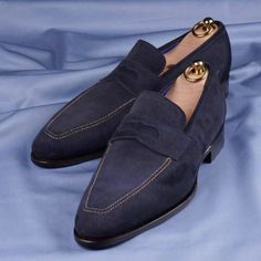 Loafer Shoes For Men, Blue Dress Shoes, Blue Loafers, Comfortable Loafers, Bespoke Shoes, Moccasins Mens, Suede Moccasins, Leather Shoes Men, Mens Navy