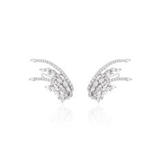 YEPREM climber earrings adorned with combination of round and marquise diamonds, boasting exceptional clarity of VVS and VS, as well as a striking F-G color.Round Diamond:2.39 ctMarquise Diamond:3.08 ctStone Quantity:116Total Weight:18.32 g Climber Earrings, Ear Cuff Earings, Long Pendant Necklace, Marquise Diamond, Cuff Earrings, High Jewelry, Rings Statement, Wedding Ring Bands, Round Diamond