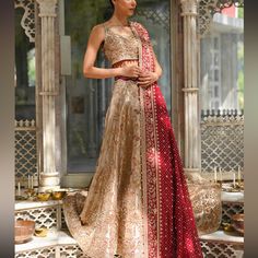 New Original Sania Maskatiya Bridal Outfit Size Small . Worn Only Once! Selling For Less Than Designer Price !! Includes Duppatta , Skirt And Shirt Ivory And Gold Wedding, Sania Maskatiya, Red Lehenga Choli, Lehenga Dupatta, Bridal Dupatta, Gold Wedding Dress, Bridal Lehenga Choli, Silk Lehenga