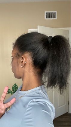 Straight Hair Ponytail Black Women, Flat Ironed Hair, Healthy Hairstyles, Clips Hairstyles, Coily Natural Hair, Messy Ponytail Hairstyles, Healthy Black Hair, Silk Press Hair, Natural Hair Ponytail