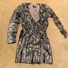 Bebe Metallic Dress - Never Been Worn & With Tags! Stretchy Bodycon Dress, White Lace Mini Dress, Aqua Dress, Pleated Mini Dress, Flare Mini Dress, Black White Dress, Bebe Dresses, Mini Cocktail Dress, Metallic Dress